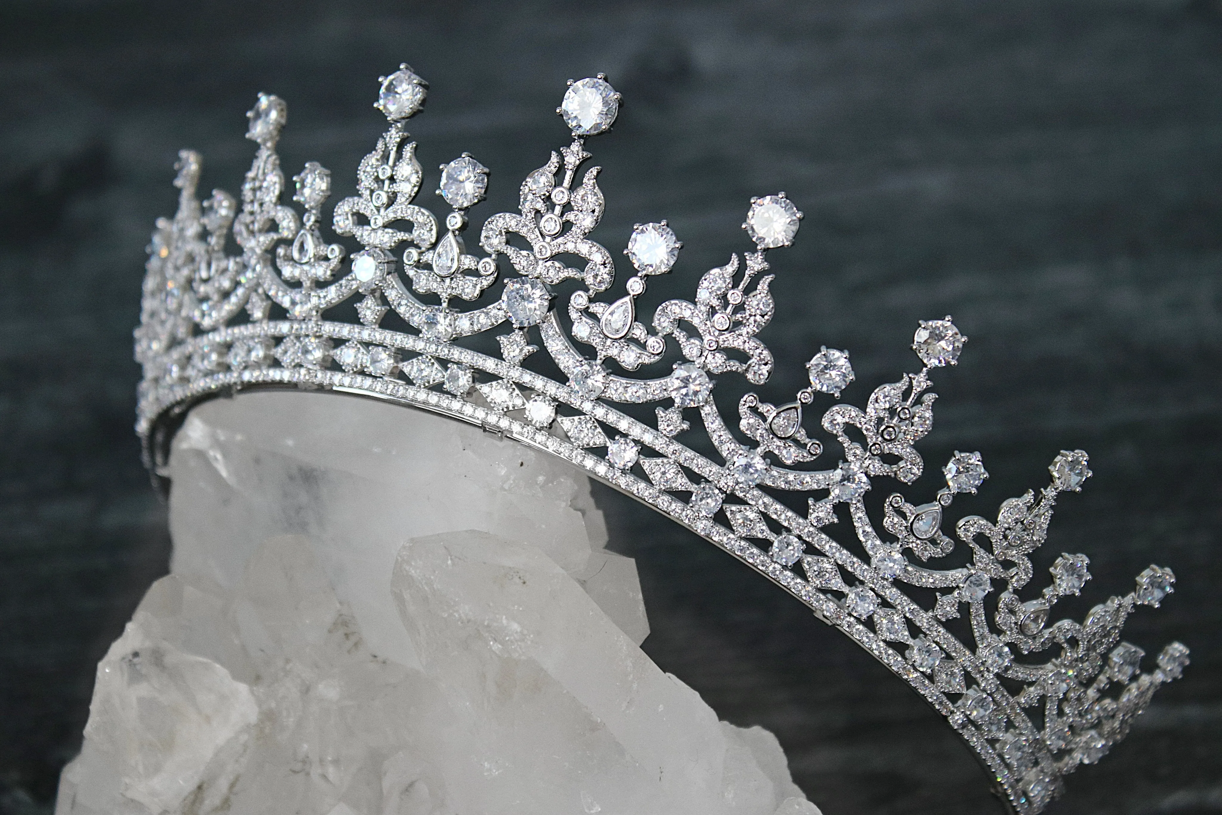 PETITE QUEEN VICTORIA Simulated Diamond Royal Bridal Crown